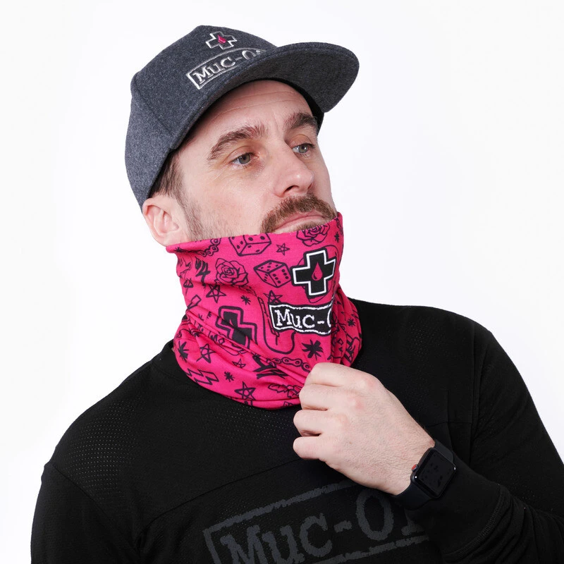 Muc-Off Lightweight Neck Gaiter Pink 6 Muc-Off Lightweight Neck Gaiter Pink – Bild 4