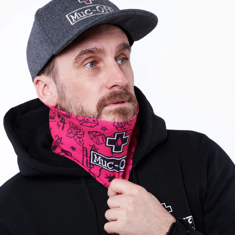 Muc-Off Lightweight Neck Gaiter Pink 7 Muc-Off Lightweight Neck Gaiter Pink – Bild 5